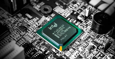 Procesor Intel na płycie głównej