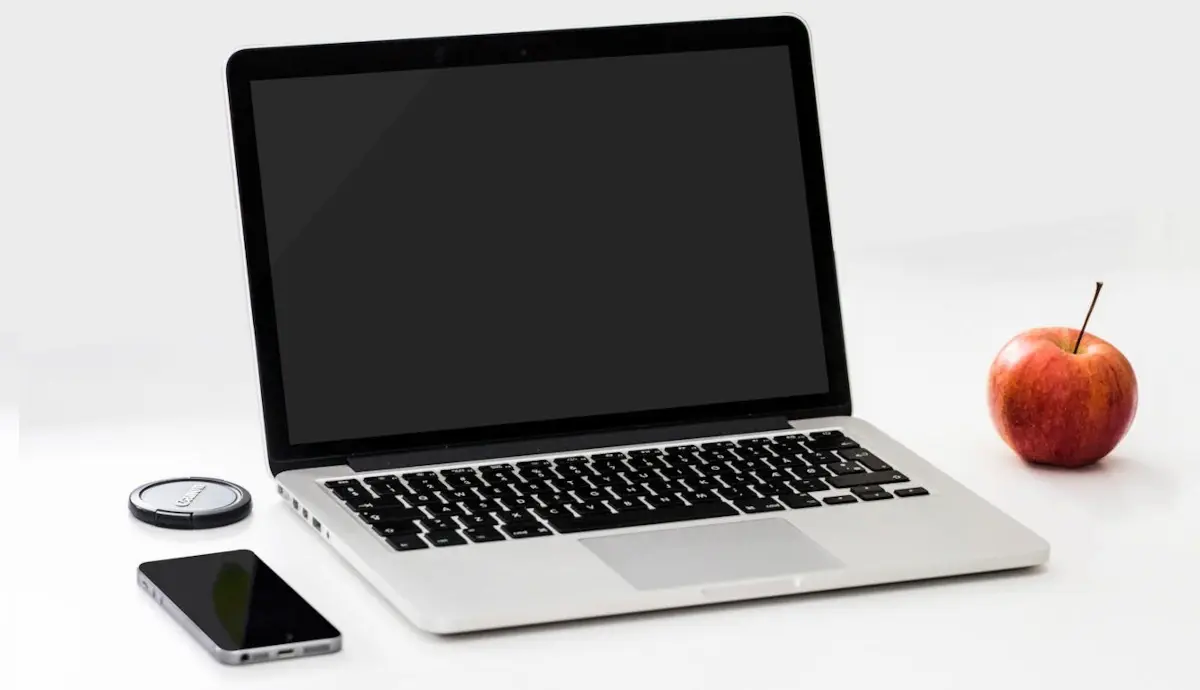 Co wybrać Mac Book Air czy Pro baner