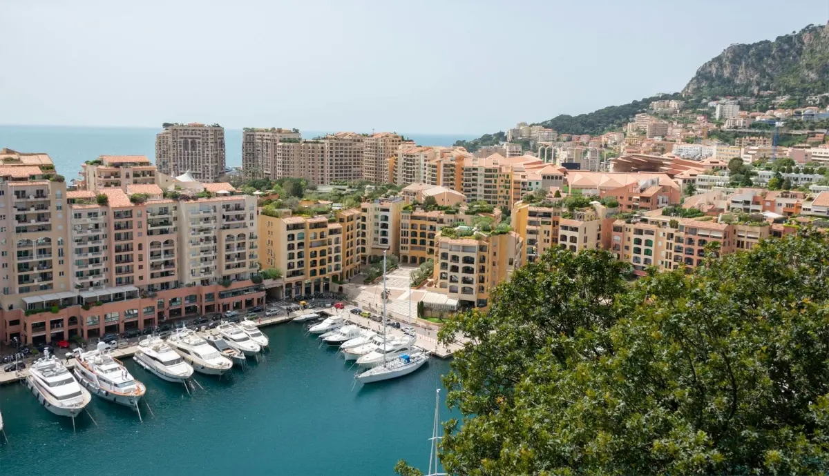 Dlaczego apartamenty w Hiszpanii nad morzem na sprzedaż są tak popularne baner